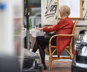 Beata Tyszkiewicz ze znajomym na kawie_1PUBL