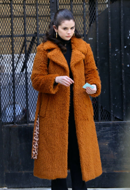 Selena Gomez w scenie bójki na planie serialu
