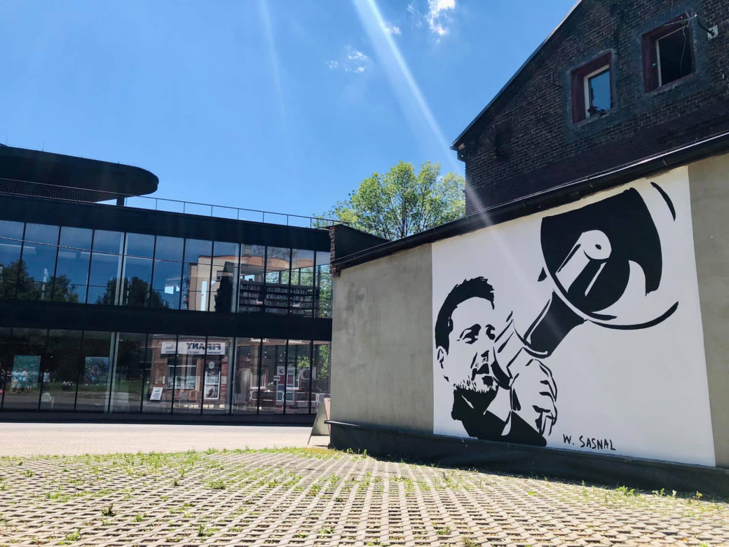 W Katowicach powstał wyjątkowy mural z Rafałem Trzaskowskim. Stworzył go znany artysta [ZDJĘCIA]