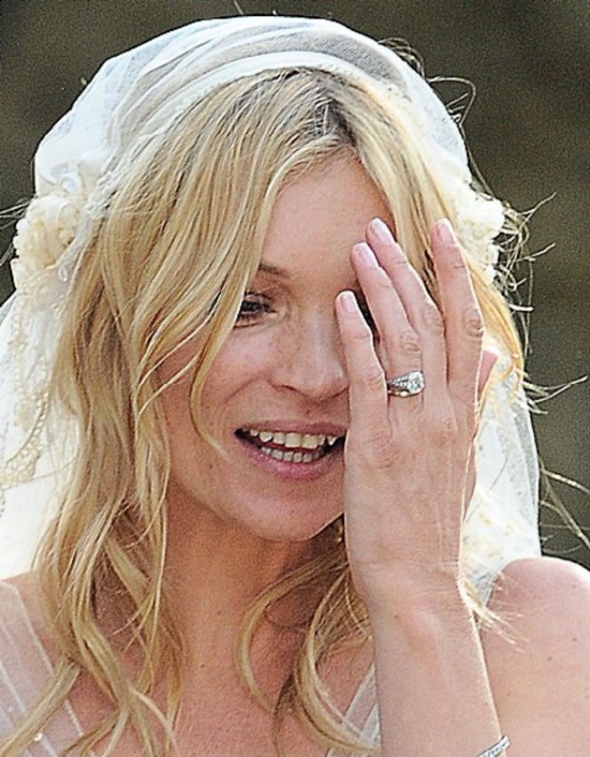 Suknia ślubna Kate Moss