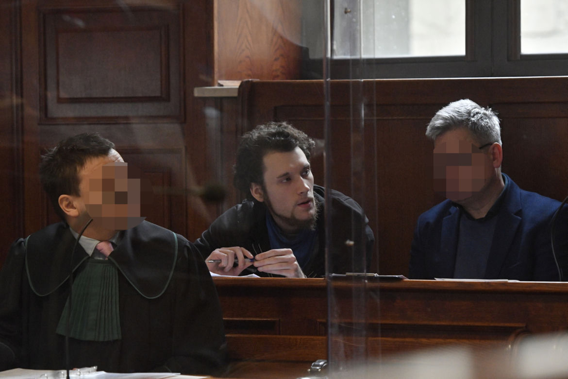 Amerykanin Karl Pfeffer gra przed sądem