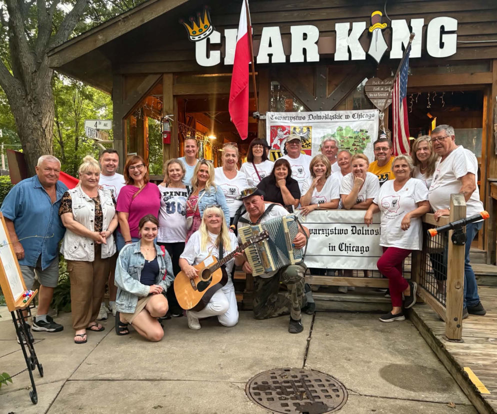 Z pieczonym świniakiem, karaoke i ogniskiem. Dolnoślązacy z Chicago zaszaleli na pikniku