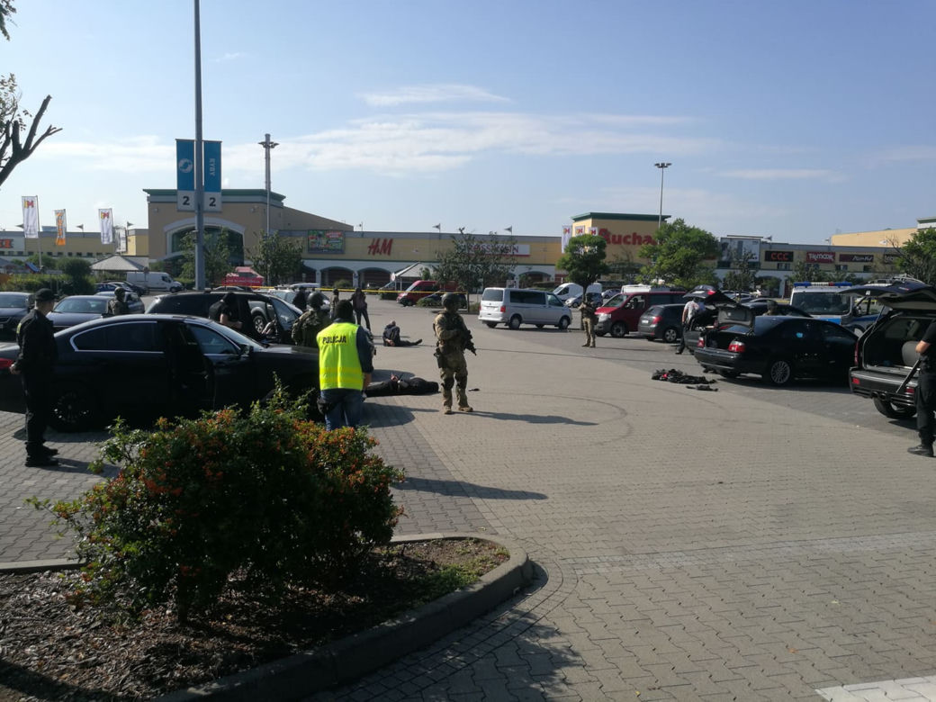 Wielka akcja policji i antyterrorystów na al. Pokoju w Krakowie