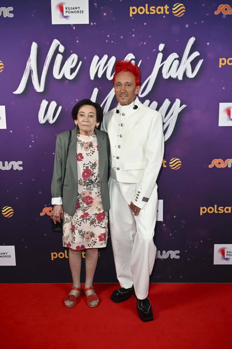 Viki Gabor w za dużym płaszczu, Halina Mlynkova w serwetce i skromniutka Doda