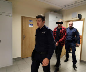 Mateusz P. stanął przed sądem. Odpowiada za nieudzielenie pomocy kobiecie z windy