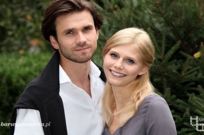 Barwy szczęścia. Iwona (Izabela Zwierzyńska), Aleksander Korycki (Krzysztof Wach)
