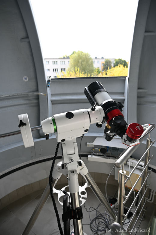 Pierwsze przyszkolne obserwatorium astronomiczne już działa! Otwarto je przy VII LO [ZDJĘCIA]