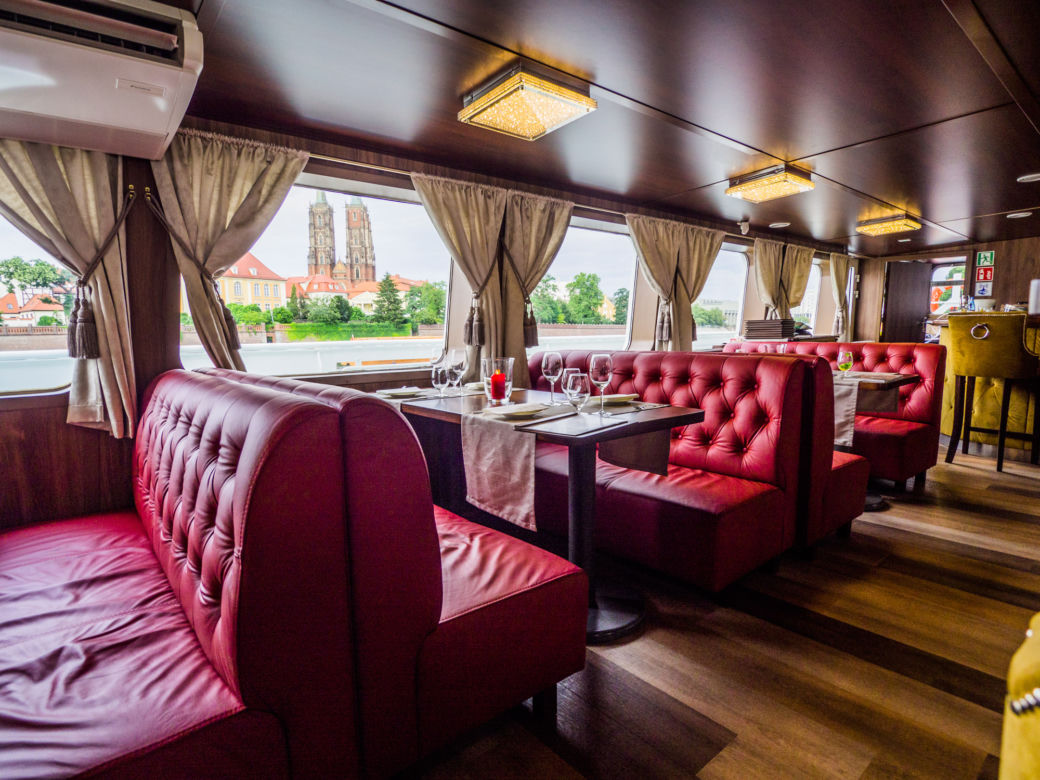 Wratislavia. Restauracja na statku w centrum Wrocławia