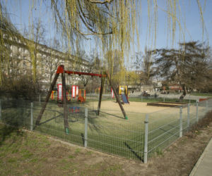 Kolejne dzielnice zamykają place zabaw