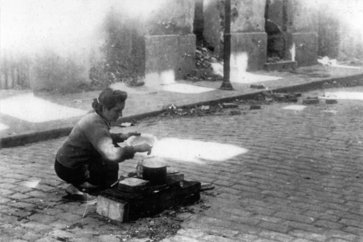 Powstaniec Zbigniew Grochowski: Fotografowałem powstanie i ruiny Warszawy