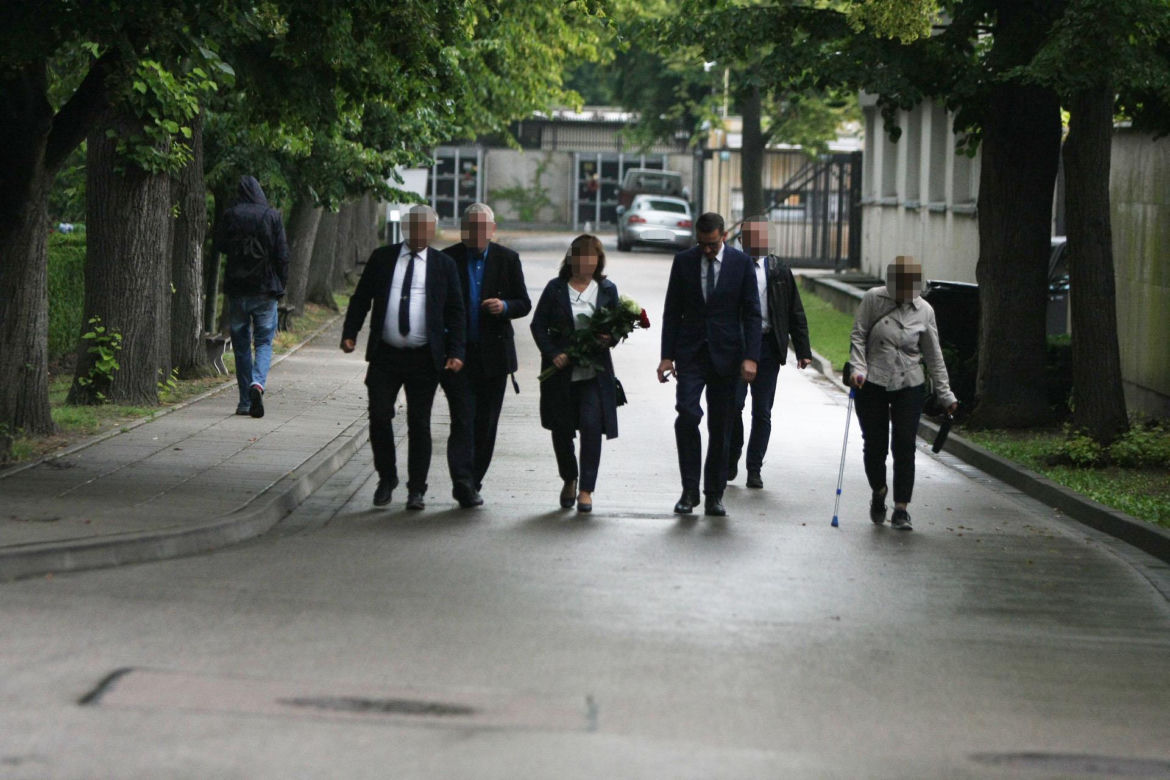 Morawiecki pod ochroną na miesięcznicy 