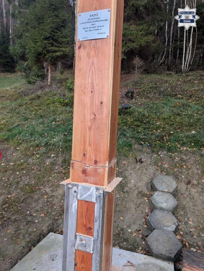 Zniszczył święty symbol na popularnym punkcie widokowym. Bulwersujący akt wandalizmu