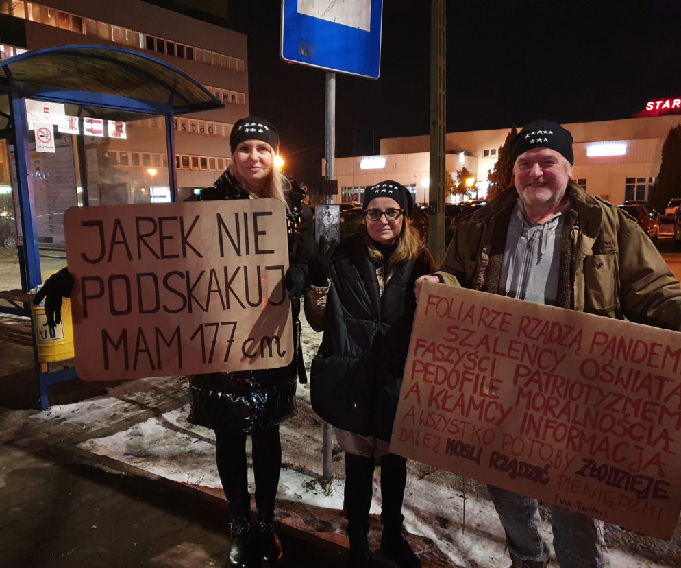 Kaczyński w Starachowicach. Pod kościołem okrzyki Wynocha, Wolna Polska