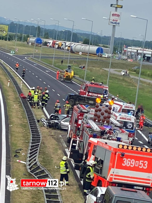 Wypadek na A4. Bus zderzył się z osobówką! W akcji śmigłowiec LPR!