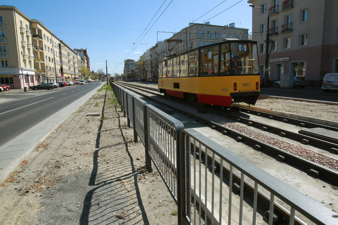 Miała być trawa a jest szary beton