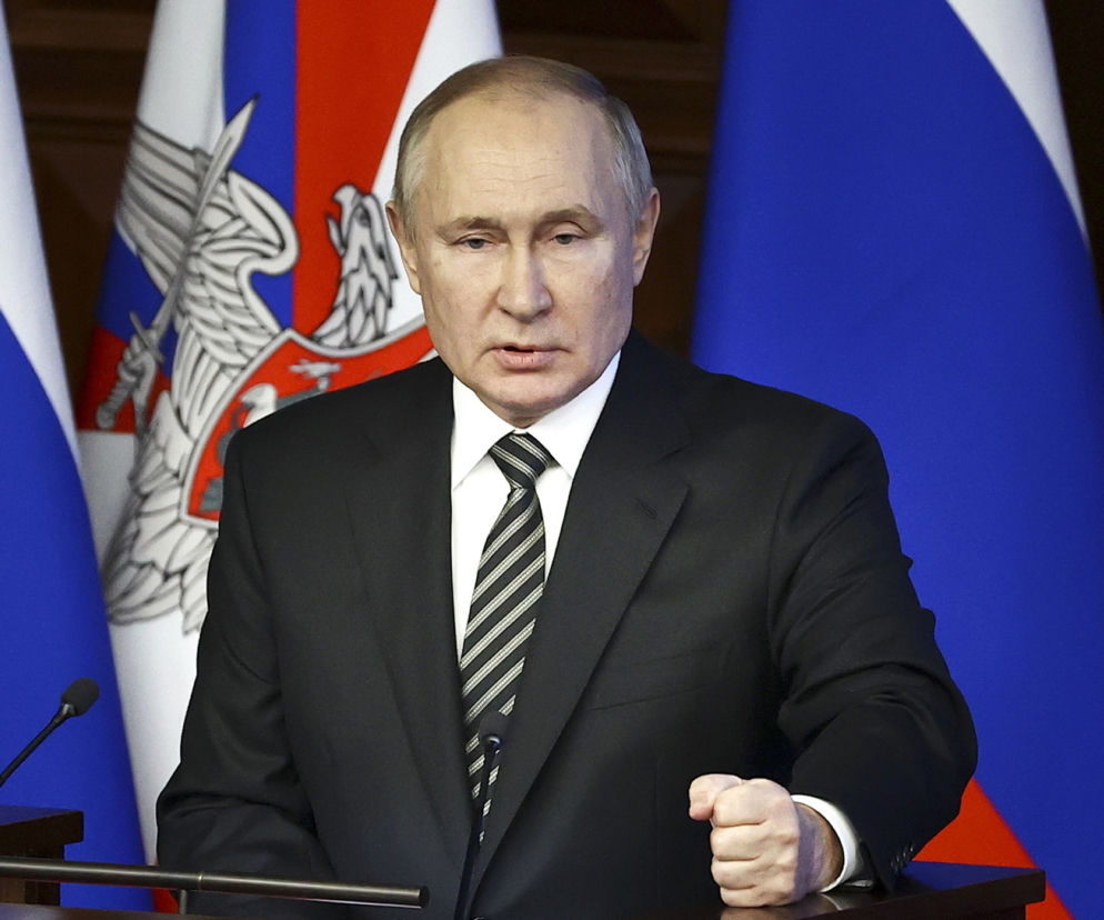 Putin pręży muskuły