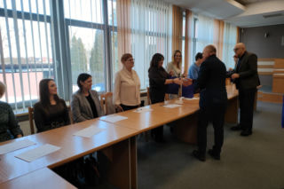 Więcej czujek dymu i czadu w domach w regionie. Trafią do potrzebujących z powiatu łomżyńskiego