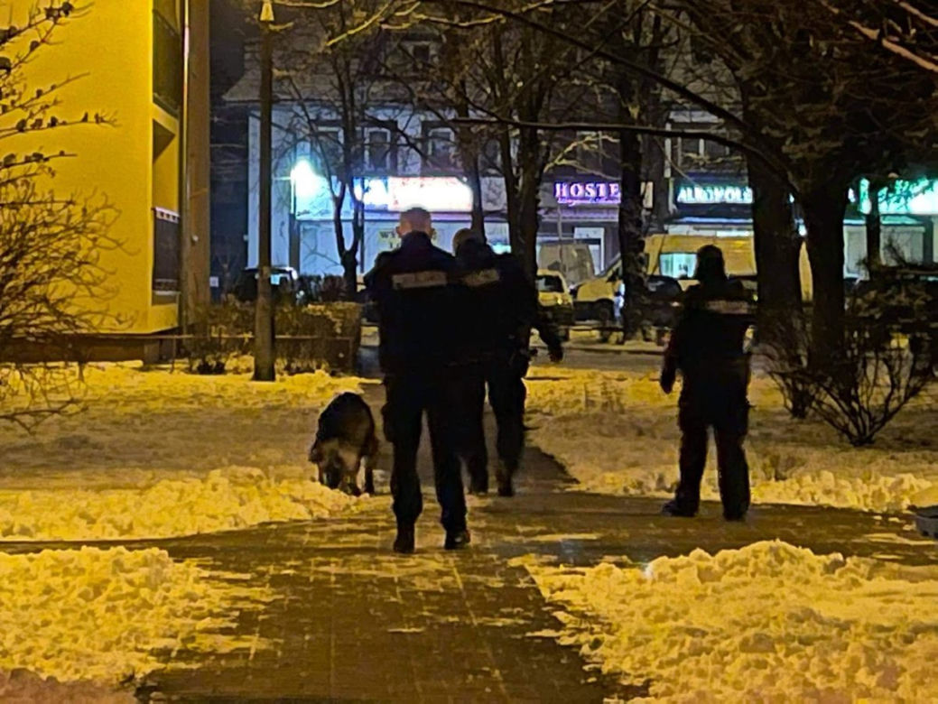 Pościg przez ponad 40 kilometrów za skradzionym autem. Złodzieje uciekł pieszo