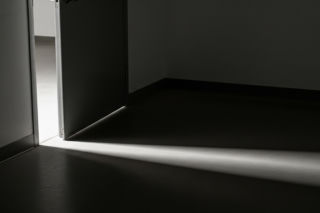 Sopocki policjant zawieszony, dorabia w Żabce. Kto tu gra na dwa fronty?