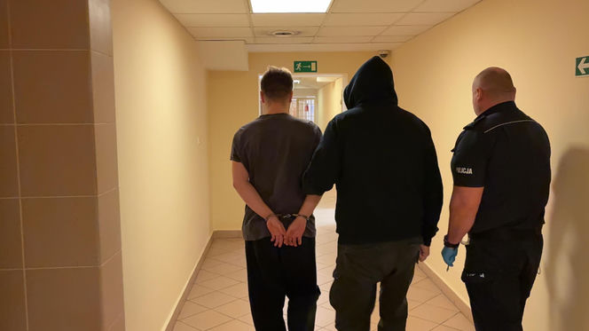 "Do zobaczenia, Karolku". Eksponował broń i groził Karolowi Nawrockiemu. 19-latek zatrzymany w Warszawie