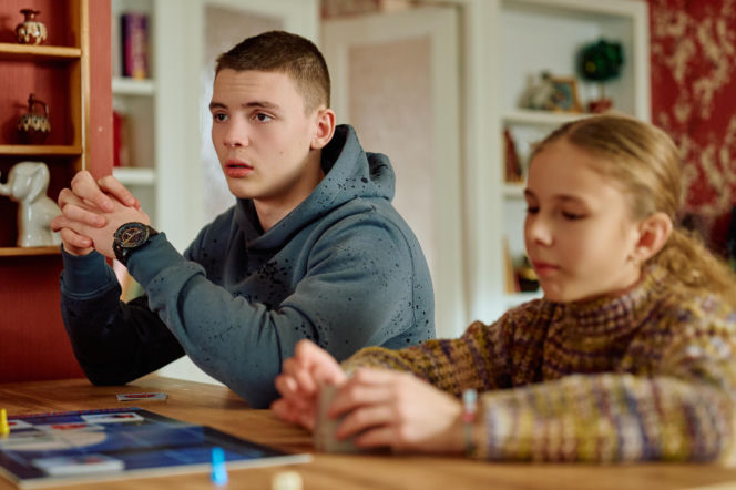 "Na Wspólnej", odcinek 4184: Cieślik oskarżony o upowszechnianie pedofilii! To koniec jego kariery?