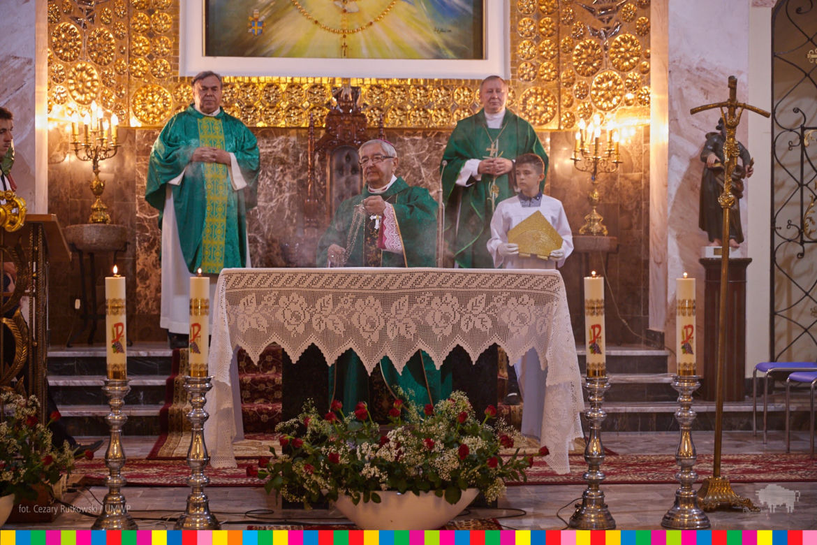 Bobrówka. Abp. Sławoj Leszek Głódź przyjechał w rodzinne strony. Obchodził ważną uroczystość [ZDJĘCIA]