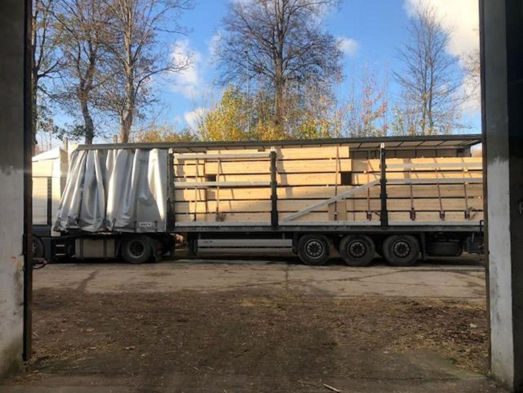 Dom z prefabrykatów drewniano-słomianych