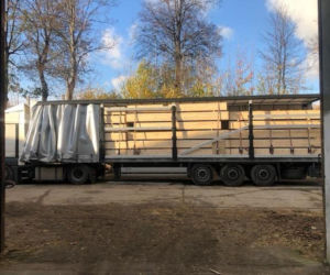 Dom z prefabrykatów drewniano-słomianych