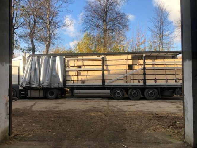 Dom z prefabrykatów drewniano-słomianych