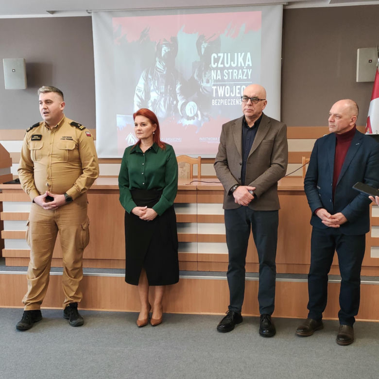 Więcej czujek dymu i czadu w domach w regionie. Trafią do potrzebujących z powiatu łomżyńskiego