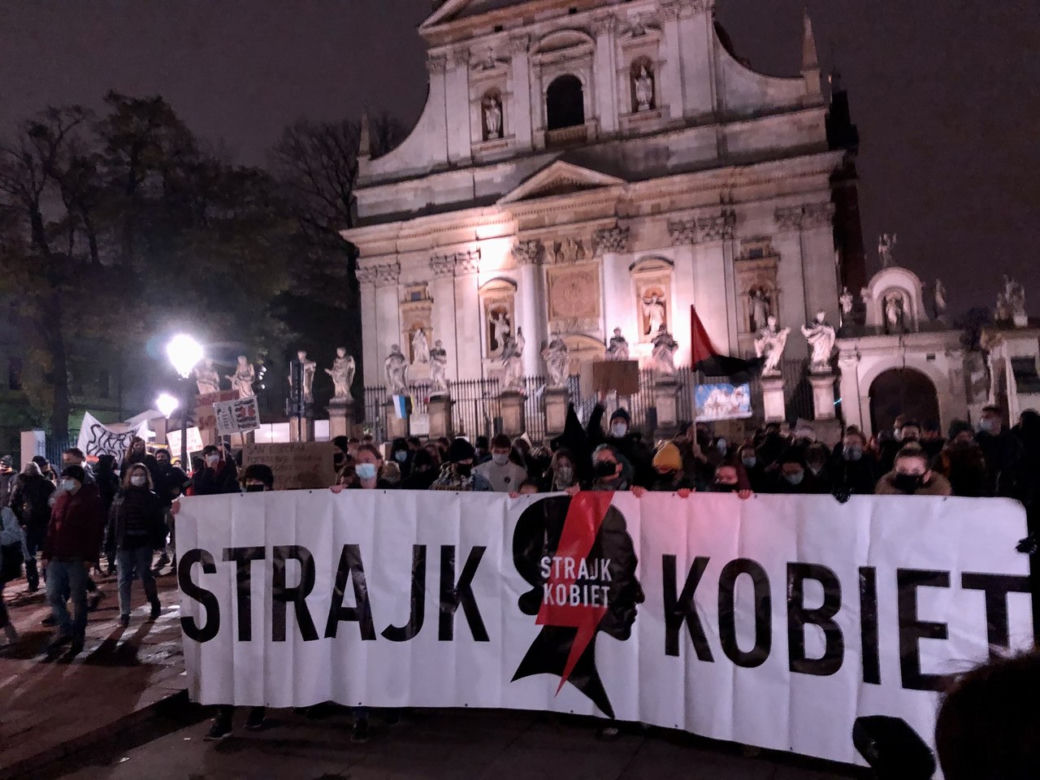 Protest przeciwko kardynałowi Stanisławowi Dziwiszowi w Krakowie