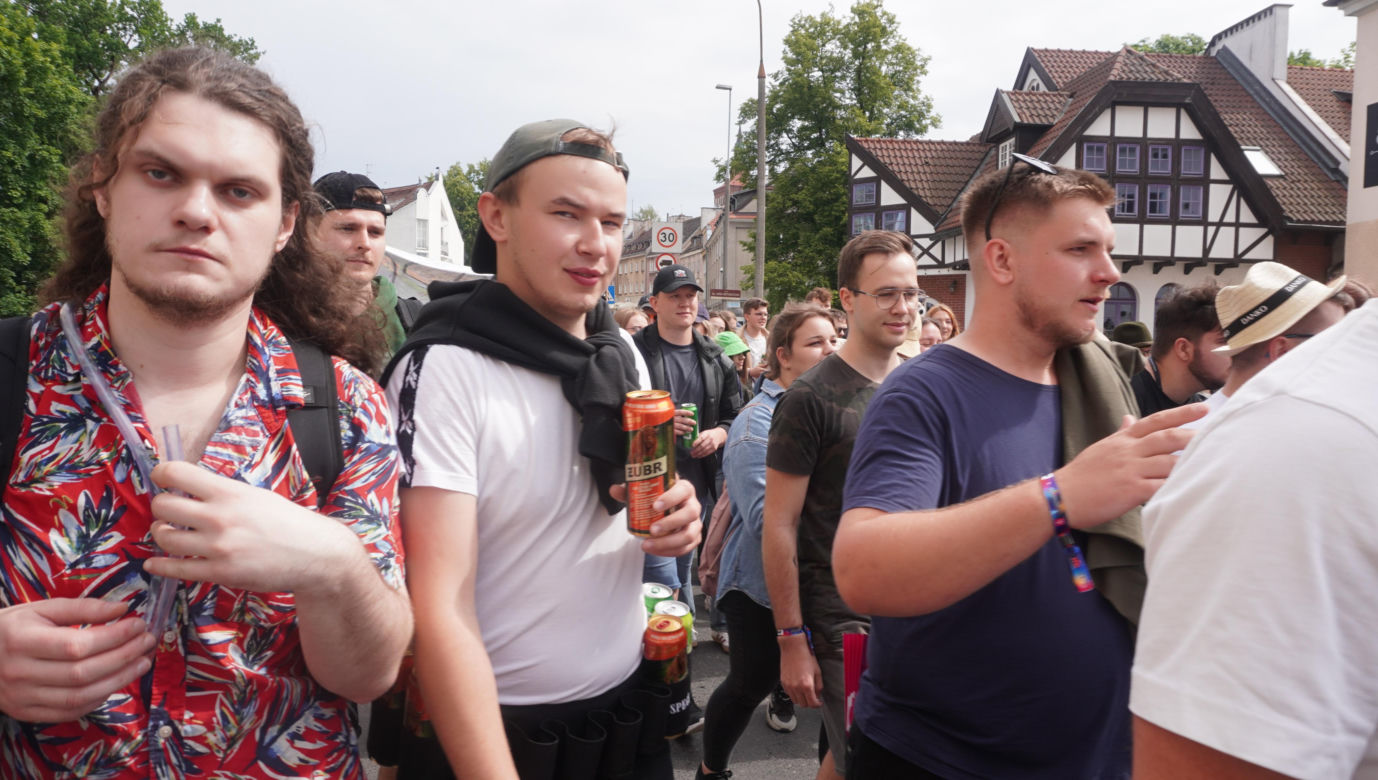 Kortowiada 2024. Parada Wydziałów przeszła ulicami miasta. Studenci tłumnie wzięli udział w imprezie