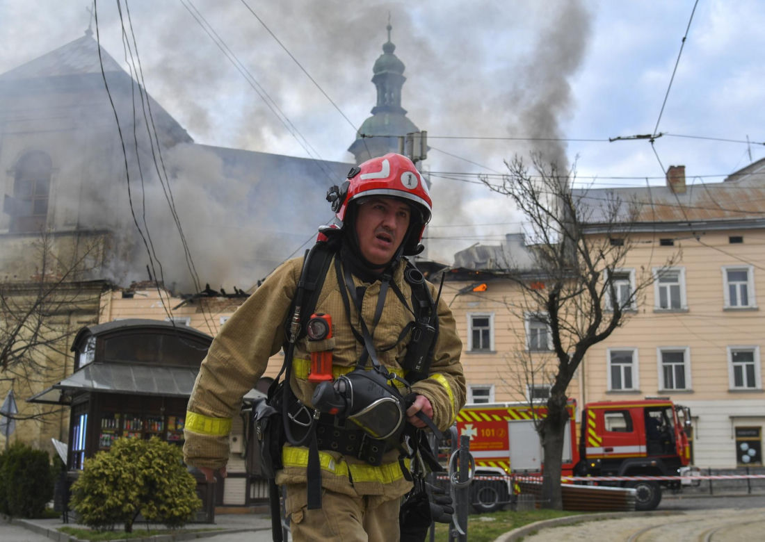 PILNE! Rosjanie zaatakowali pełne cywilów centrum Lwowa! Są nagrania