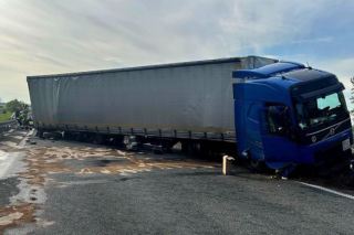 Autostrada A4 zablokowana w stronę Wrocławia. Policja wyznaczyła objazdy