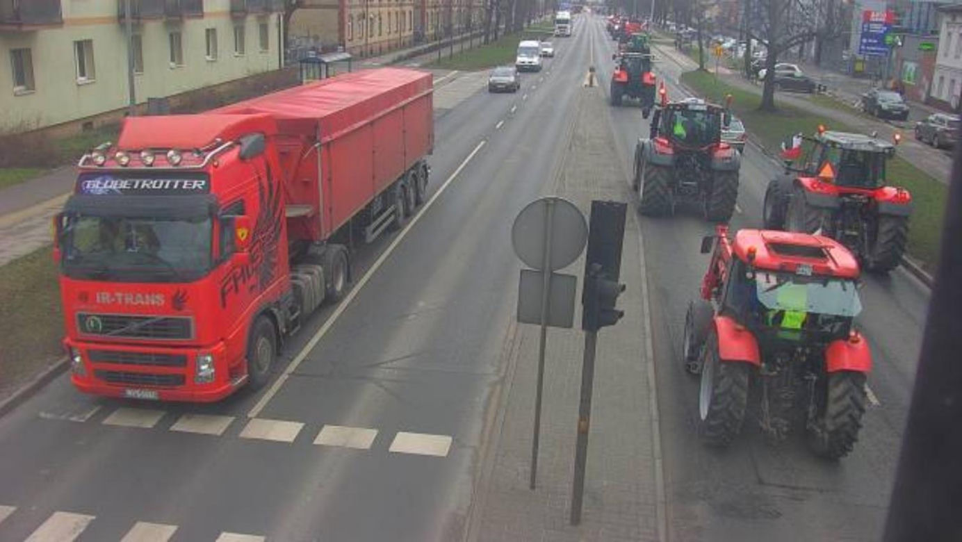 Wtorek, 20 lutego. Rolnicy wjeżdżają do Bydgoszczy
