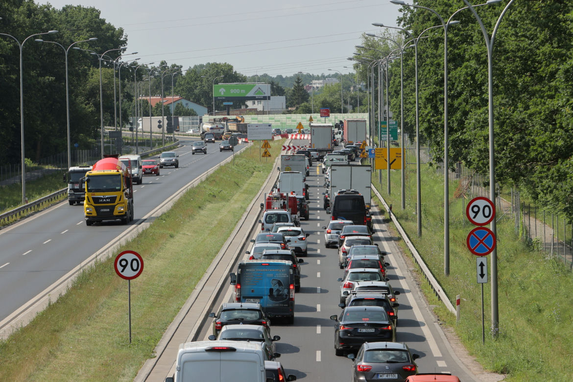 Wyrzucą diesle z centrum?! Warszawa chce "Strefy Czystego Transportu"