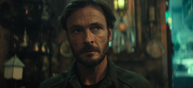 Thriller pobił inne głośne tytuły i ogląda się jak szalony.