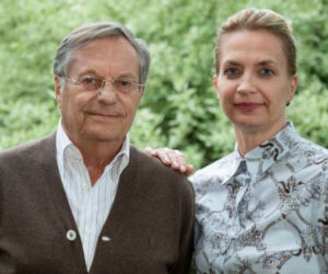 M jak miłość. Józef Modry (Stefan Friedmann), opiekunka Ola (Magdalena Rembacz)