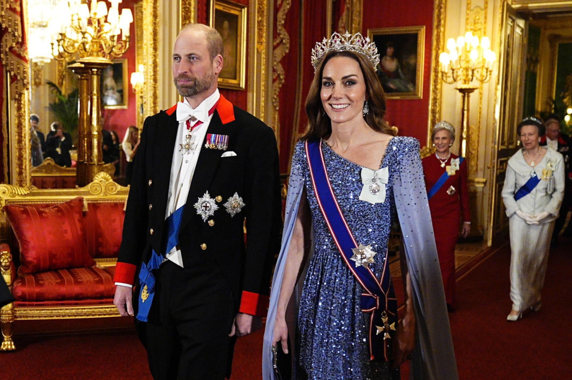  Stare zdjęcia księżnej Kate! Nie uwierzysz, jak się zabawiała