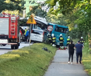 Zderzenie dwóch autkarów w Dźwirzynie pod Kołobrzegiem