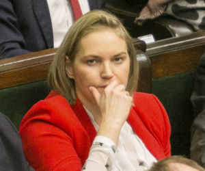 Chorosińska pokazała zdjęcie z windy. Jeden szczegół w wyglądzie od razu przyciąga uwagę