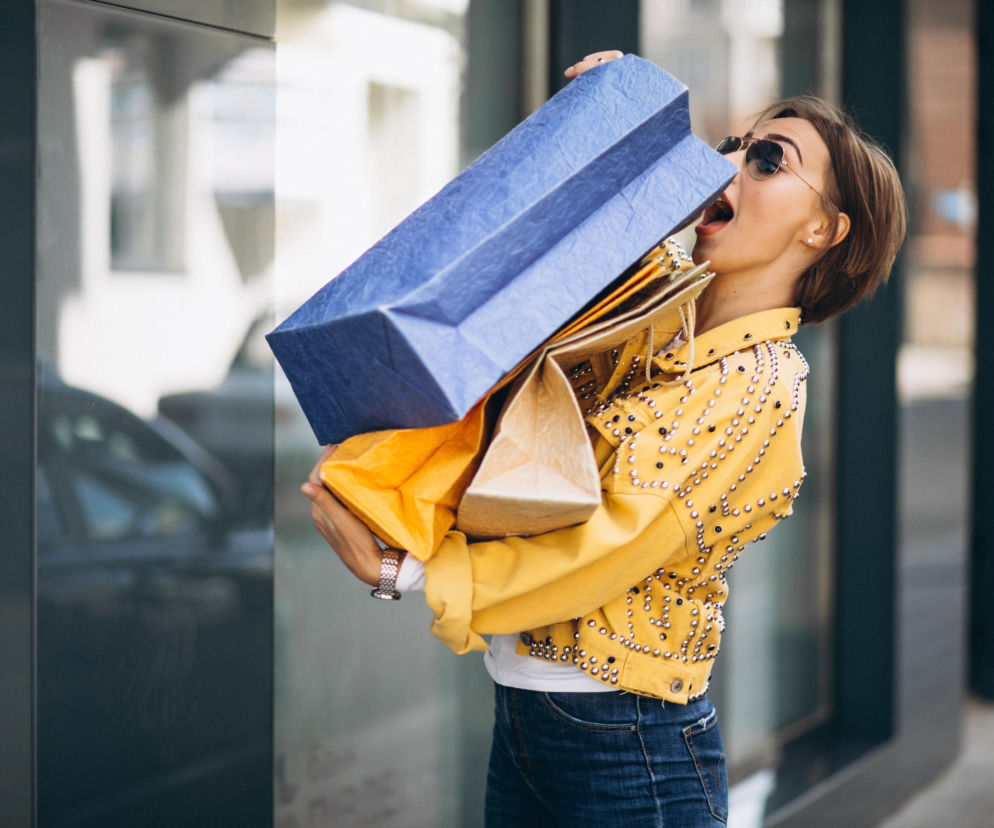 Te typy sklepów wracają do łask. Młodzi ustawiają się w kolejkach! Nie chodzi o oszczędność