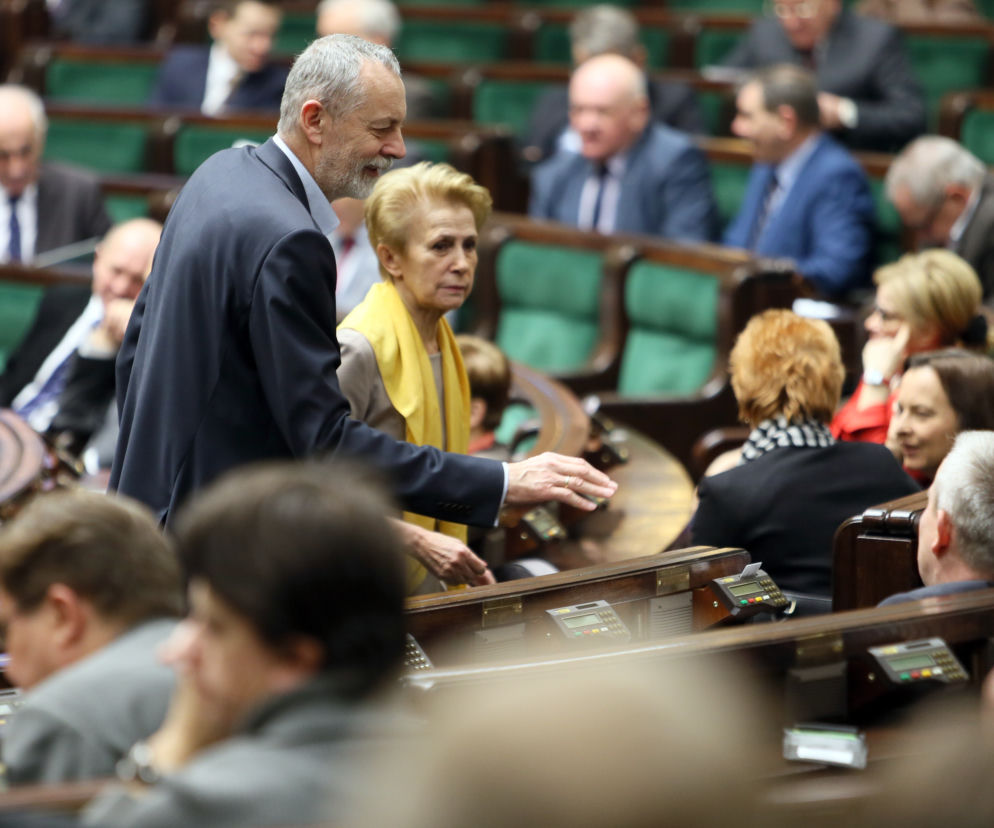 Parlamentarzyści nie stracą emerytur