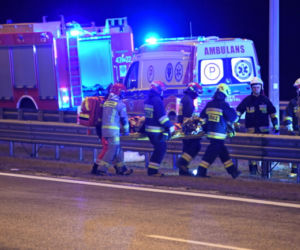   Tragiczny wypadek na A4. Autobus spadł z wiaduktu. Nie żyje 6 osób, 34 są ranne