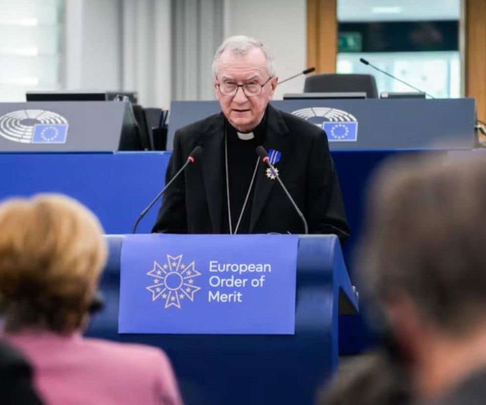 Kard. Parolin przemawiający w Parlamencie Europejskim