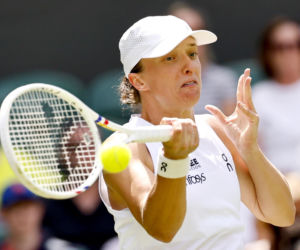 Kiedy gra Iga Świątek z Karoliną Pliskovą? O której godzinie mecz w 2. rundzie Wimbledonu?