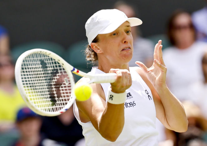 Kiedy gra Iga Świątek z Karoliną Pliskovą? O której godzinie mecz w 2. rundzie Wimbledonu?