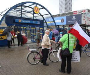 Trzaskowski rozpoczął zbiórkę podpisów w centrum Warszawy