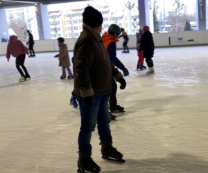 Kryte lodowisko przy Hali Urania