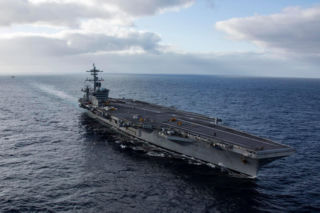 Kryzys na USS Abraham Lincoln. Dramat marynarzy, próby samobójcze i rekordowa misja w cieniu wojny